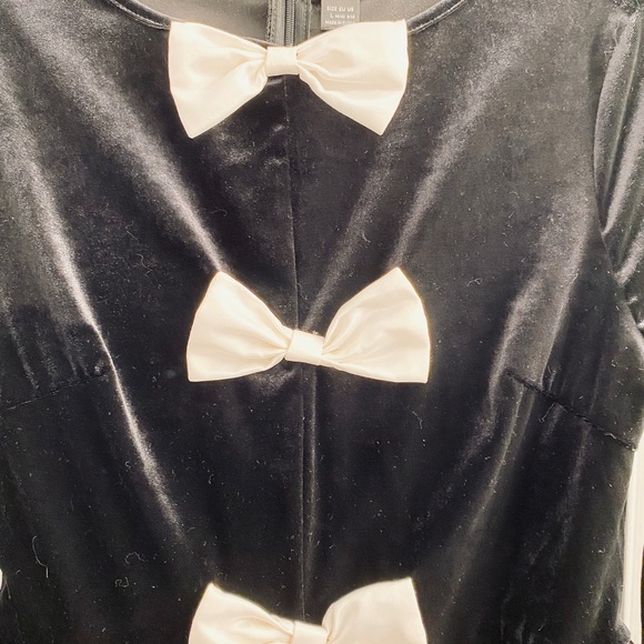 SHEIN Black Velvet White Bow Front Dress - Picture 4 of 6